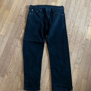Black Levi’s men’s jeans